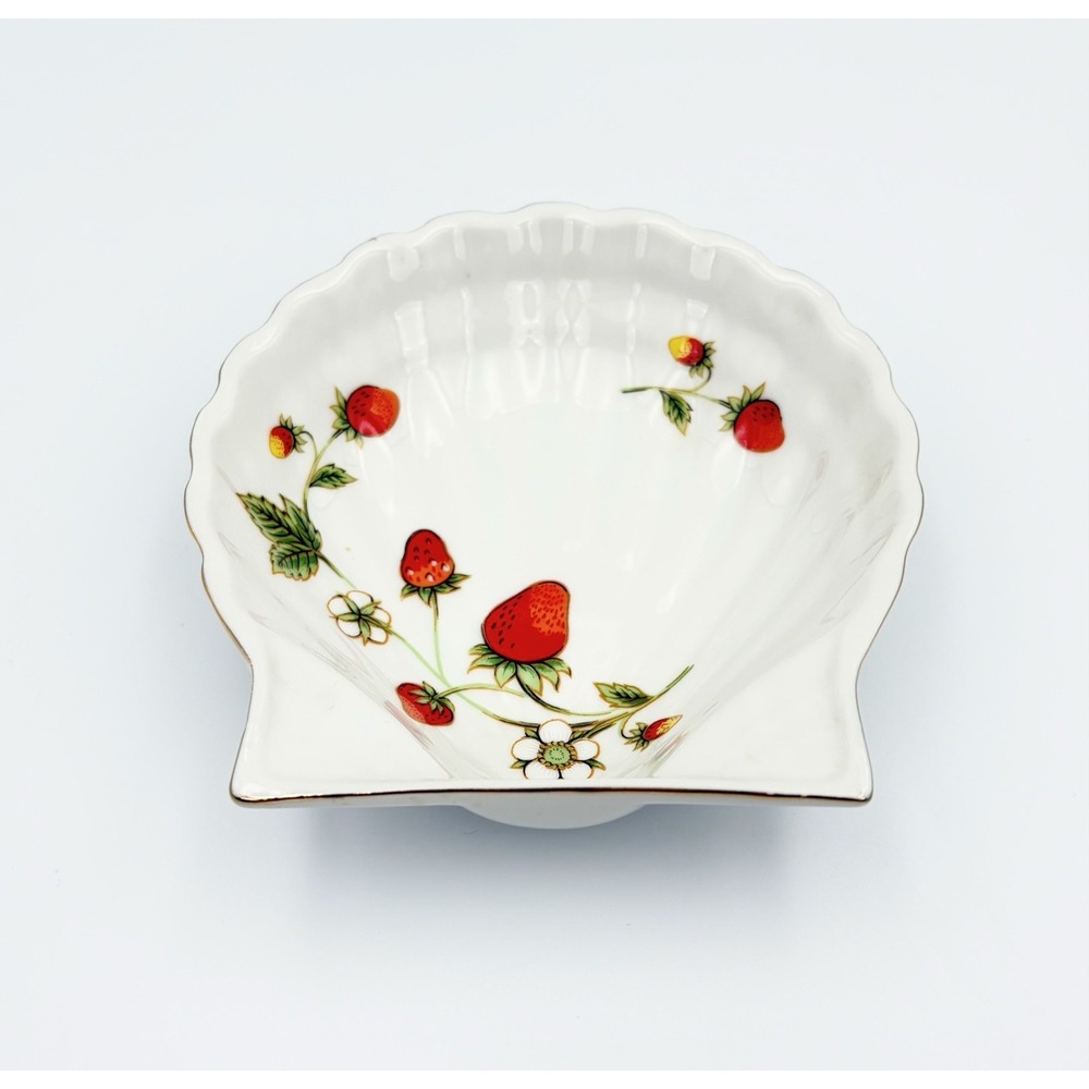 VTG Queens Rosina Virginia Strawberry Fine Bone China Shell Trinket Soap Dish
